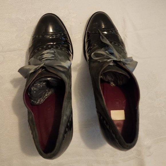 Size 10B Coach 3.5" High Heels Suede & Patent Leather Ribbon Laced Oxfords Italy - Picture 5 of 9